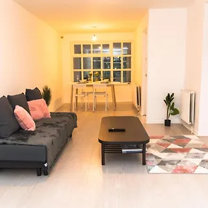 Leeds Lodge Holiday home Leeds (West Yorkshire)